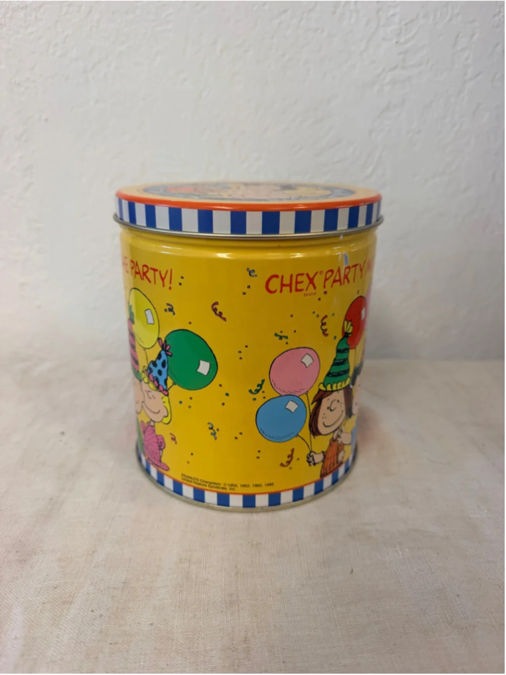 Vintage Peanuts 40th Anniversary Chex Party Mix Metal Tin